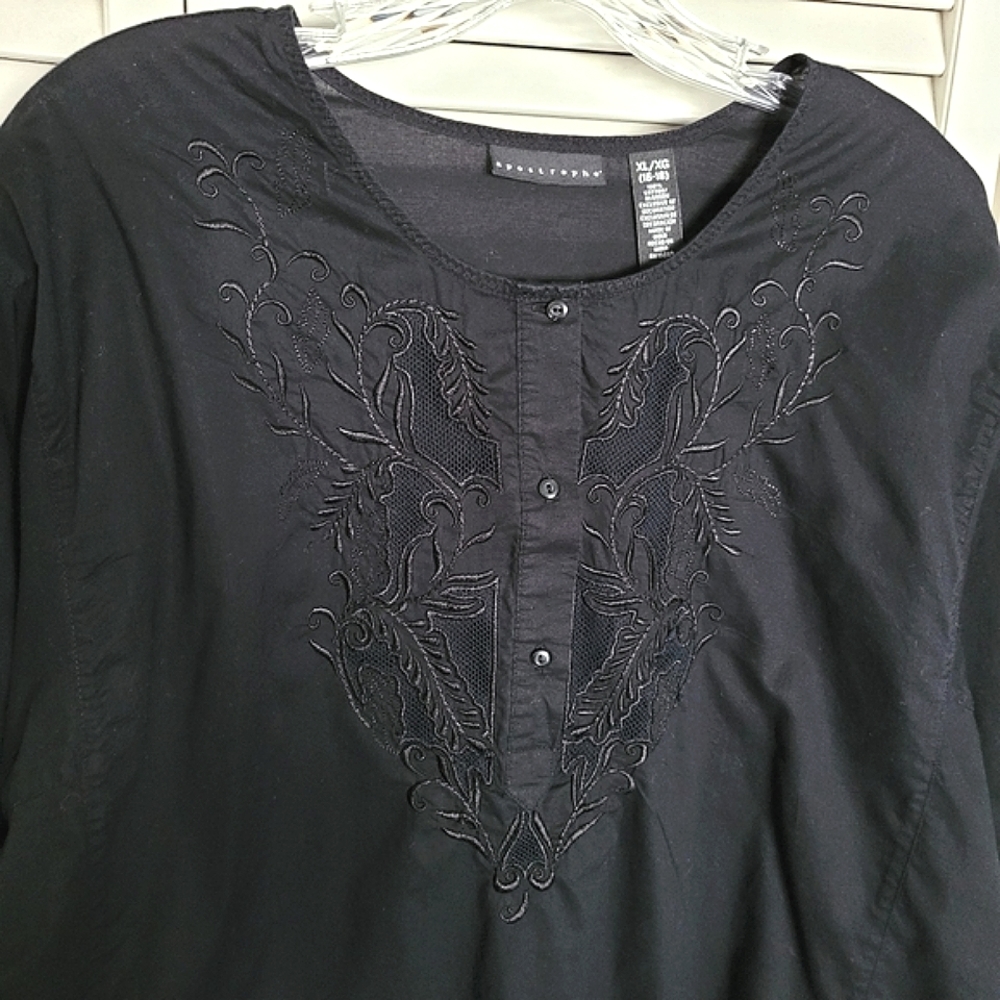 Apostrophė Boho Top. LG/16-18. Black.